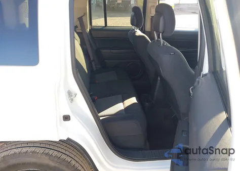 2016 Jeep Patriot Sport z USA, uszkodzony, nr VIN 1C4NJPBB3GD784655